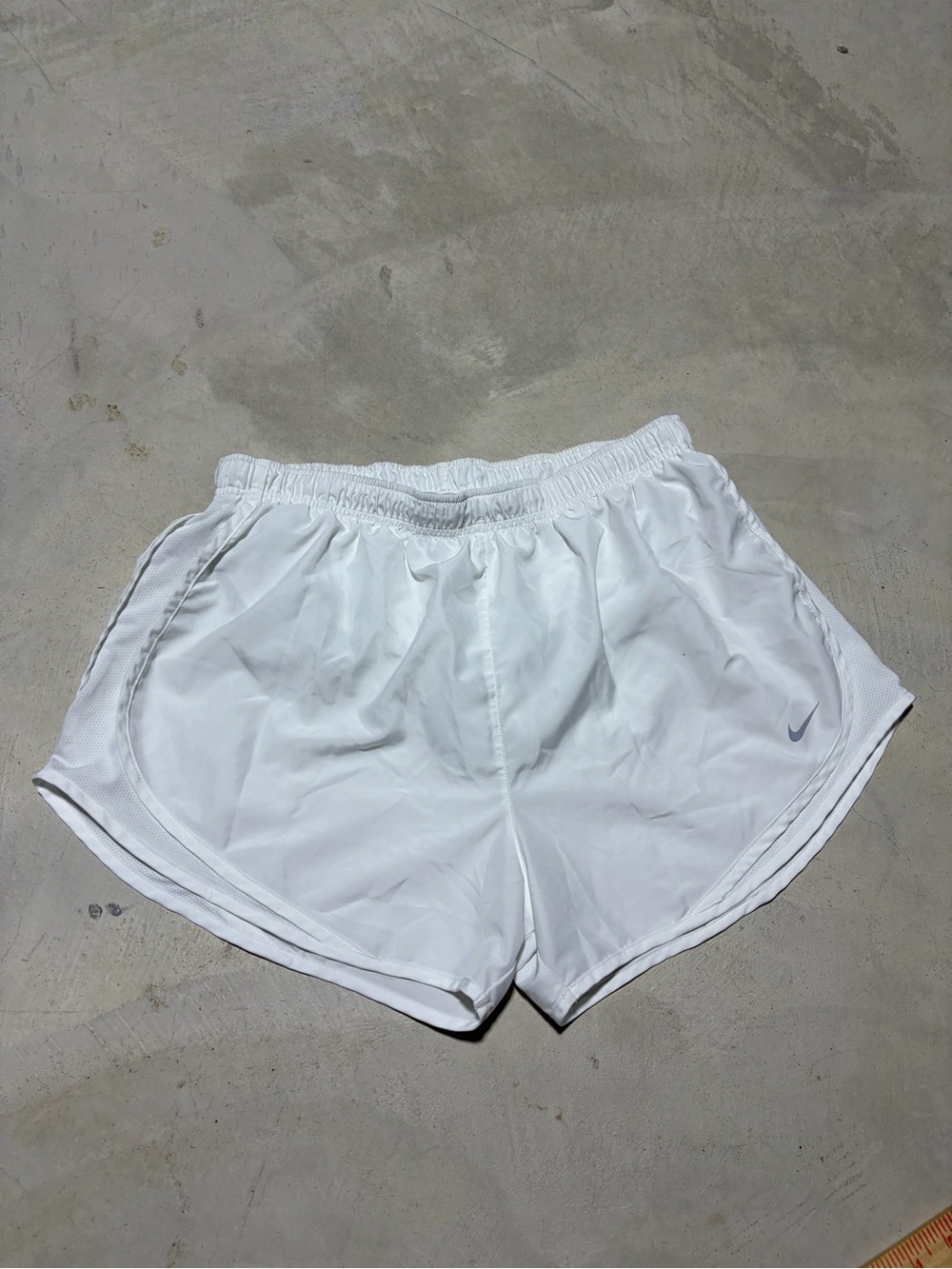 Nike Women’s White Running Shorts XL